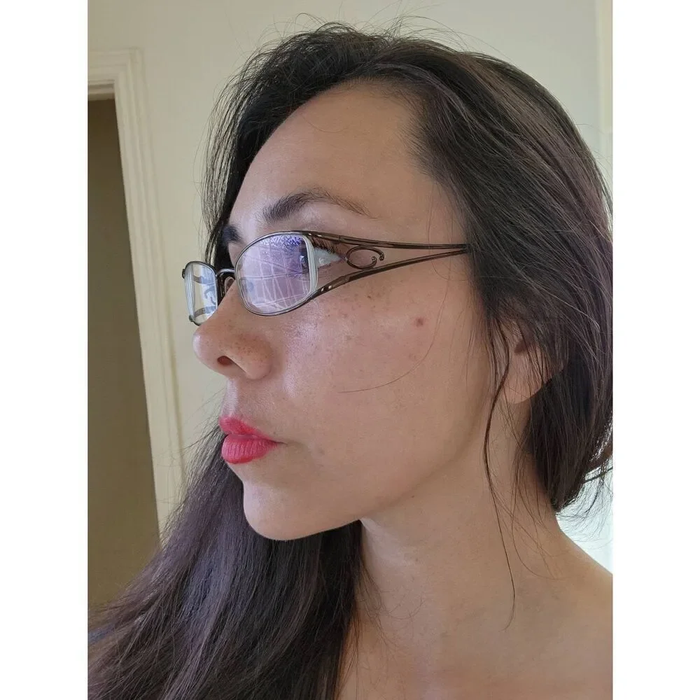 Reading eyeglasses curved metal frame